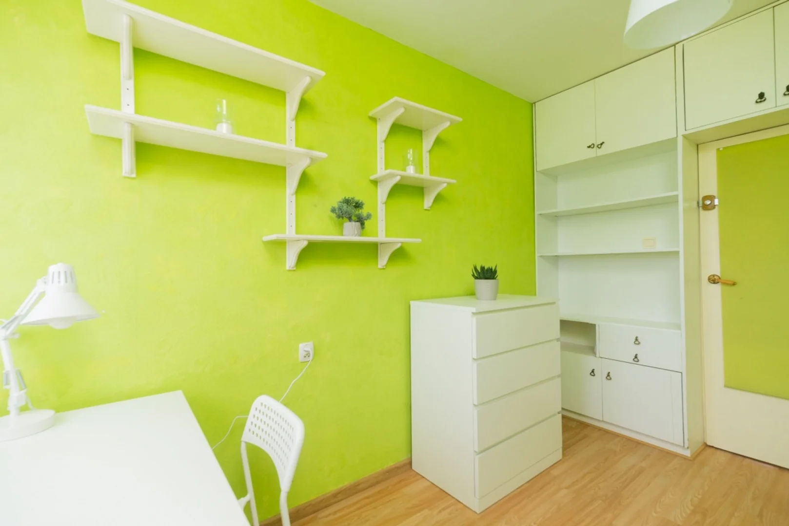 Habitación estudiantil económica cerca del campus en 