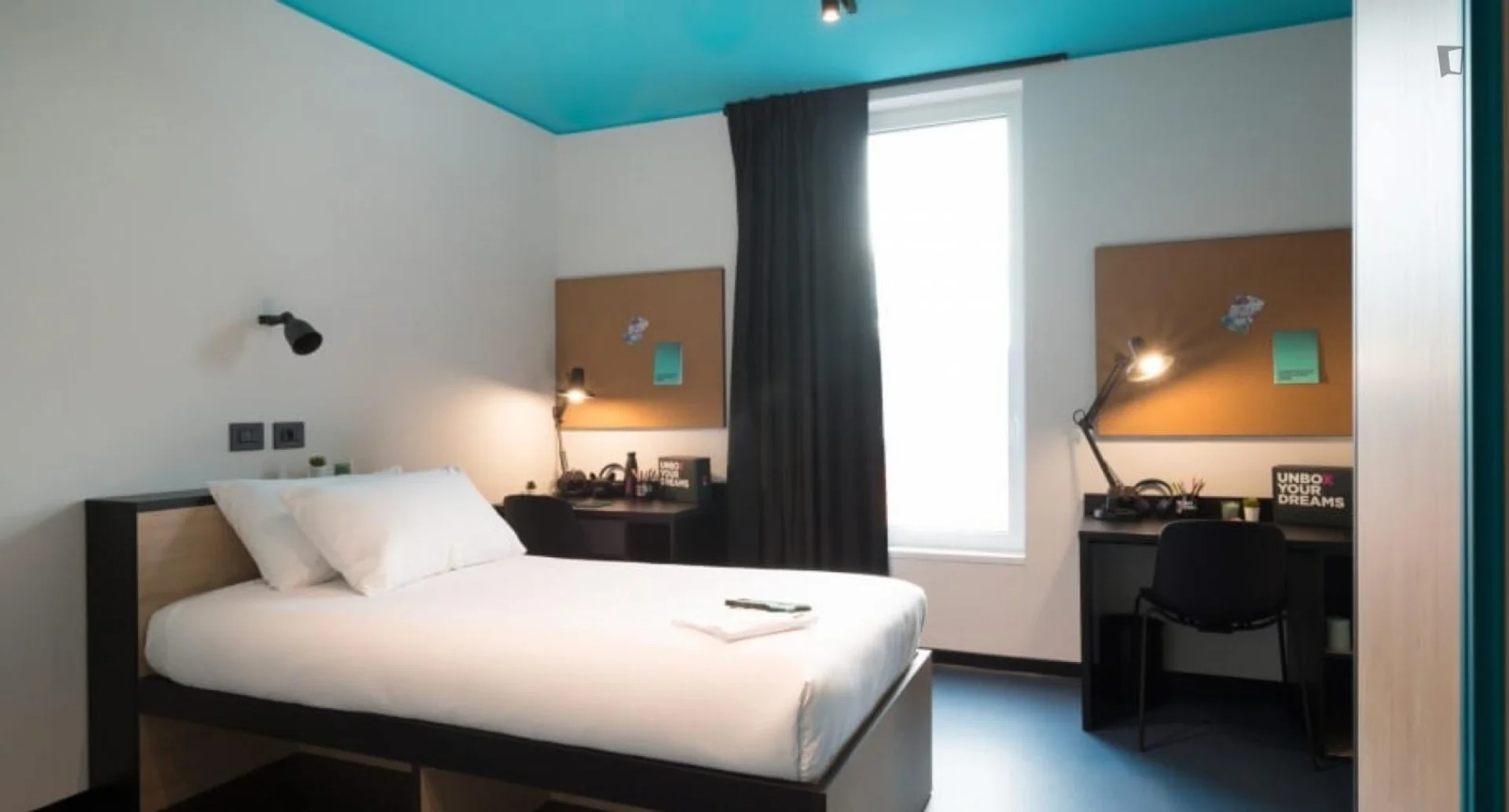 Habitación en apartamento estudiantil en alquiler en , completamente amueblado