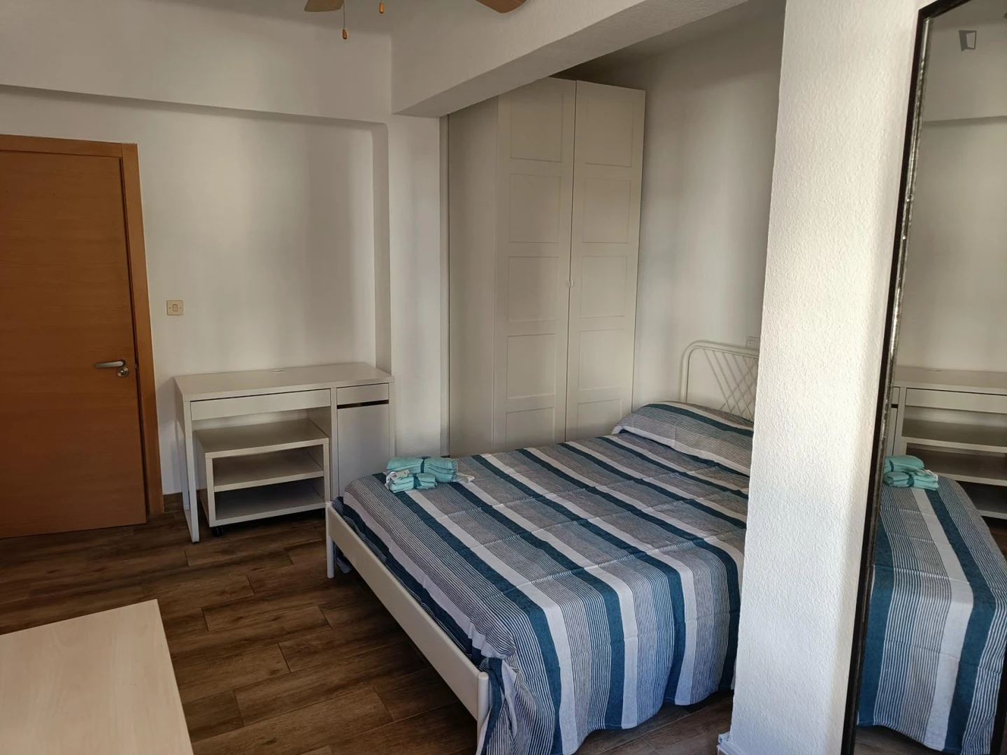 Komfortables und geräumiges Studentenzimmer in