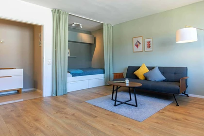 Luminoso e moderno appartamento a Wuppertal