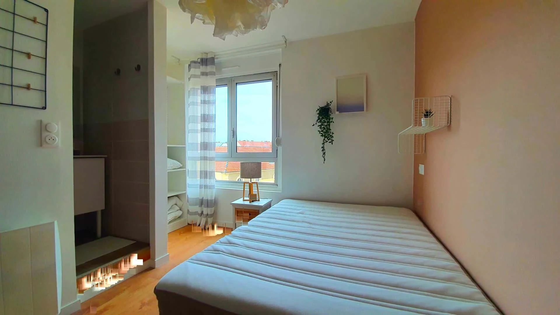 'de öğrenci dairesinde, tamamen mobilyalı kiralık oda