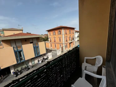 Chambre à louer dans un appartement en colocation à Pisa