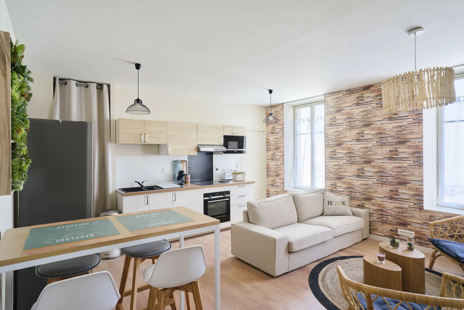 Quarto para alugar em apartamento de estudantes em , totalmente mobilado