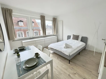 Renting rooms by the month in Aachen