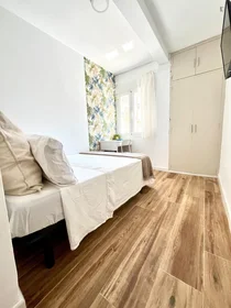 Quarto privado em Av. de la Paz, imagem 1 de 13