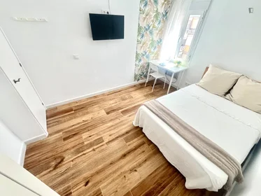Quarto privado em Av. de la Paz, imagem 2 de 14