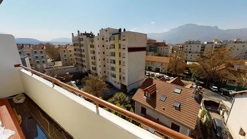 Accommodation with 3 bedrooms in Grenoble