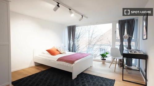 Bright private room in Berlin
