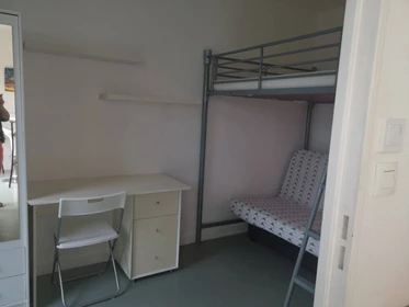 Chambre à louer dans un appartement en colocation à La Rochelle