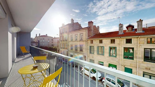 Habitación privada en 13 Bd Valbenoite, 42100 Saint-Étienne, France, imagen 25 de 28