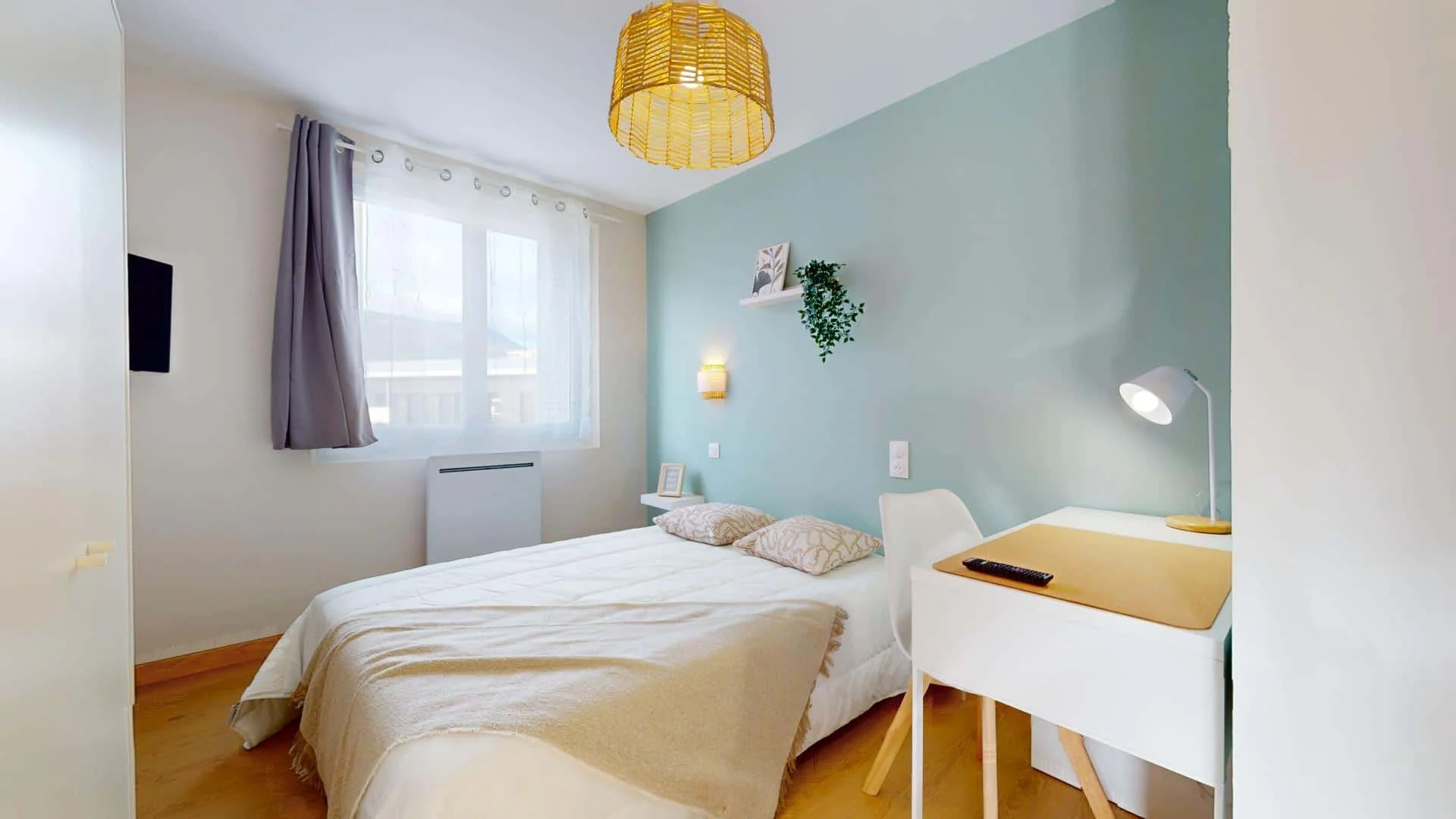 Habitación estudiantil amplia y cómoda en 