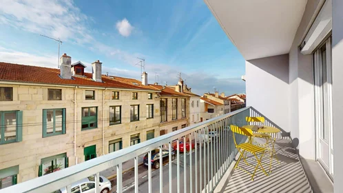Habitación privada en 13 Bd Valbenoite, 42100 Saint-Étienne, France, imagen 25 de 29