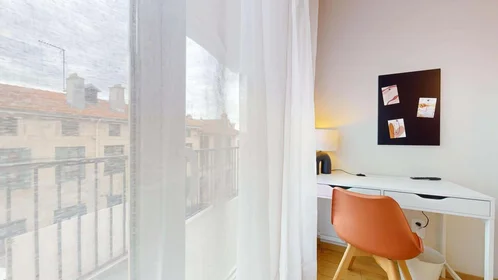 Habitación privada en 13 Bd Valbenoite, 42100 Saint-Étienne, France, imagen 5 de 29