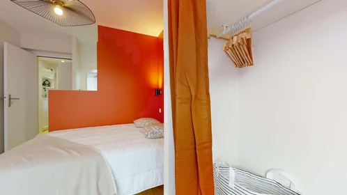 Habitación privada en 13 Bd Valbenoite, 42100 Saint-Étienne, France, imagen 7 de 29