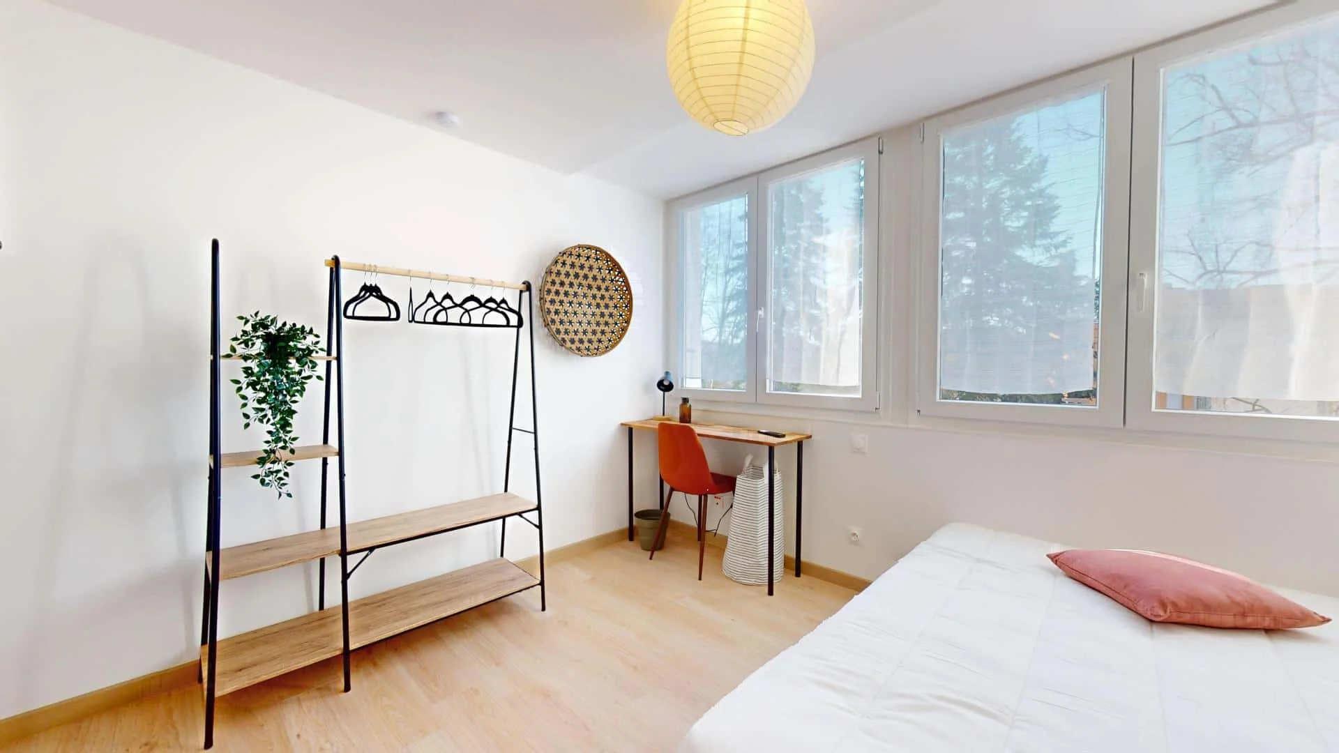 Quarto de estudante económico com localização conveniente em