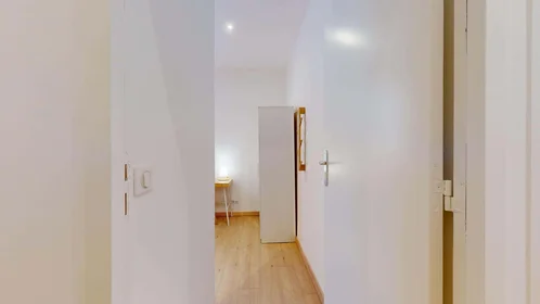 Privatzimmer in der 10 Rue Mi-Carême, 42000 Saint-Étienne, France, bild 2 von 21