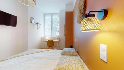 Privatzimmer in der 10 Rue Mi-Carême, 42000 Saint-Étienne, France, bild 5 von 22