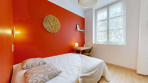 Habitación privada en 10 Rue Mi-Carême, 42000 Saint-Étienne, France, imagen 1 de 10