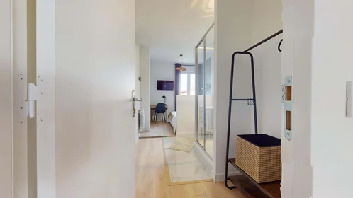 Stanza privata in 10 Rue de Dijon, 33100 Bordeaux, France, immagine 11 di 24
