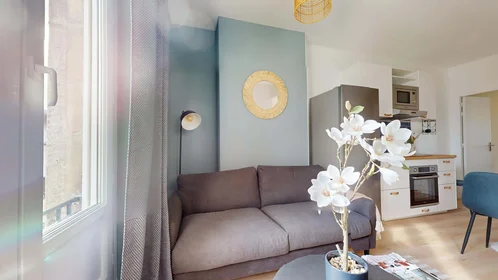 Stanza privata in 10 Rue de Dijon, 33100 Bordeaux, France, immagine 13 di 24