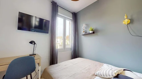 Stanza privata in 10 Rue de Dijon, 33100 Bordeaux, France, immagine 7 di 24