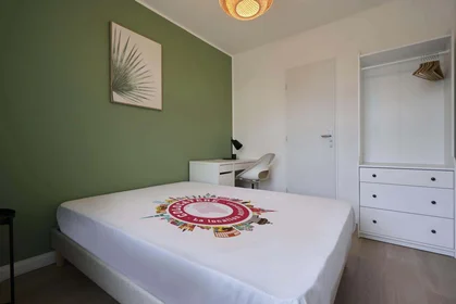 Chambre privée à 36 Rue Casimir Delavigne, 59000 Lille, France, image 2 de 28
