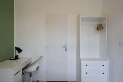 Chambre privée à 36 Rue Casimir Delavigne, 59000 Lille, France, image 4 de 28