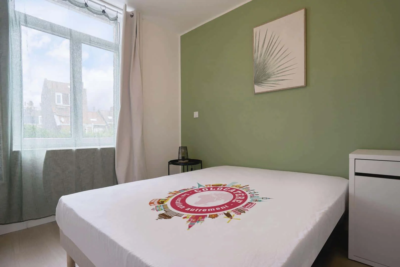 Chambre confortable pour étudiants disponible dans 