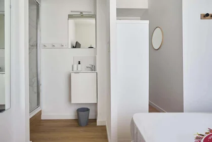 Chambre privée à 3 Rue Georges Aimé, 57000 Metz, France, image 3 de 27