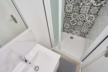 Private room at 33 Rue de Wazemmes, 59000 Lille, France, image 4 of 17