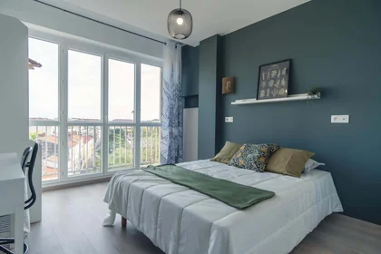Prywatny pokój 27 Pl. Jules Grandclément, 69100 Villeurbanne, France, obraz 2 4