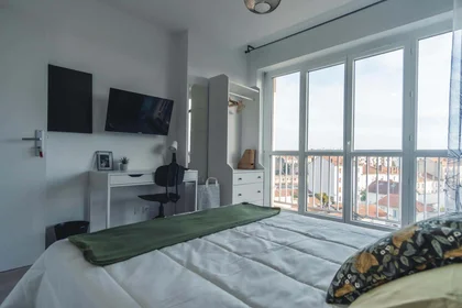 Prywatny pokój 27 Pl. Jules Grandclément, 69100 Villeurbanne, France, obraz 3 4