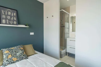 Prywatny pokój 27 Pl. Jules Grandclément, 69100 Villeurbanne, France, obraz 4 4