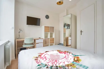 Private room at 46 Rue Roger Salengro, 59110 La Madeleine, France, image 3 of 19