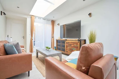 Private room at 46 Rue Roger Salengro, 59110 La Madeleine, France, image 7 of 19