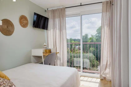 Privatzimmer in der 19 Rue Richard Wagner, 33700 Mérignac, France, bild 1 von 10