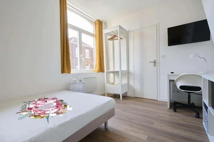 Özel oda konumu 76 Rue de Bapaume, 59000 Lille, France, 1 10 görüntüsü