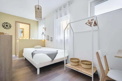Chambre privée à 8 Rue de la Bassée, 59800 Lille, France, image 1 de 10