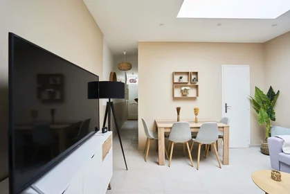 Privatzimmer in der 3 Rue Volta, 59000 Lille, France, bild 12 von 23