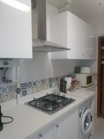 Chambre privée à Av. Dom João I, image 10 de 27