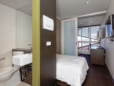 Quarto para alugar com cama de casal em Melbourne