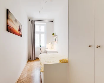Room for rent in a shared flat in Praha