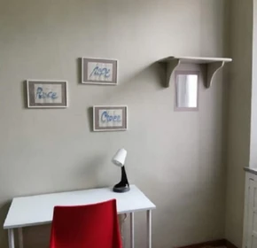 Room for rent with double bed Turin