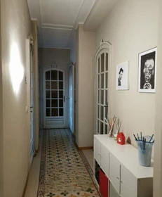 Helles Mehrbettzimmer in Turin zu vermieten