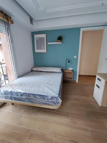 Renting rooms by the month in Elche-elx