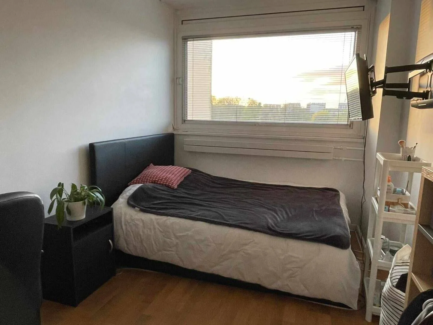 Habitación estudiantil económica cerca del campus en 