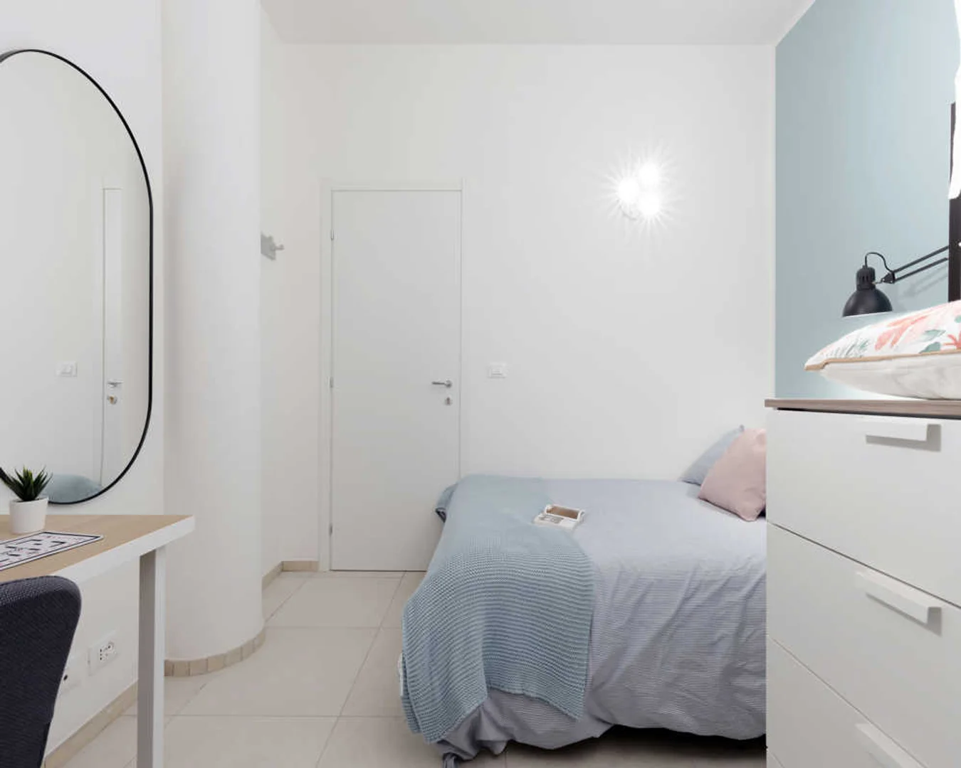 Funktionelles Studentenzimmer perfekt zum Studieren in 