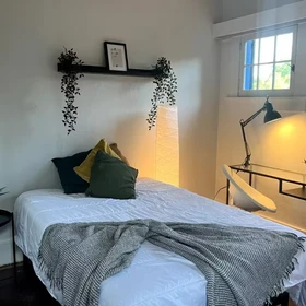 Quarto para alugar com cama de casal em Vancouver