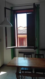 Wspólny pokój z biurkiem w Bolonia