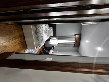 Quarto privado em Miller Ave, Brooklyn, NY, imagem 14 de 15
